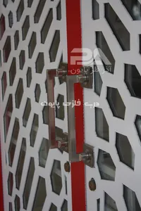درب فلزی مدل 003 پایون از نمای نزدیک