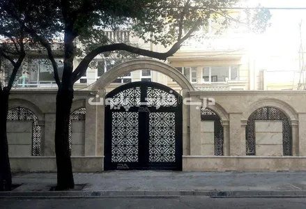 نمونه اجرا شده درب و حفاظ فلزی مدل 039 برای مدرسه ی طوبی