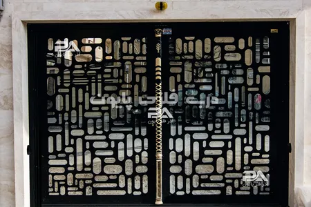 نمونه اجرا شده مدل 056 درب فلزی ورودی ساختمان پایون 