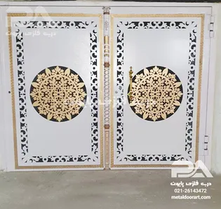 مدل 087 درب فلزی پایون با رنگ کوره ای سفید و پتینه طلایی