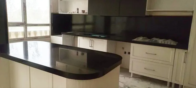 کورین و کوارتز کورین سازان 