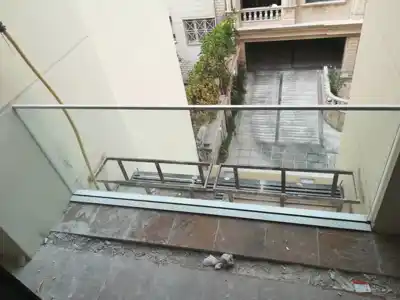 عکس شماره 36387 نصب-و-اجرای-انواع-جانپناه-شیشه-ای