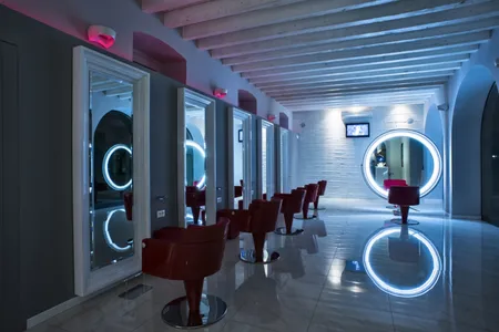 سالن زیبایی