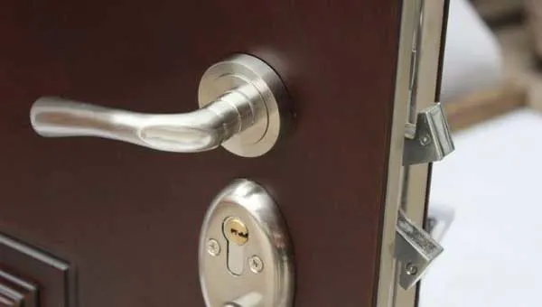 نصب یراق آلات دو تیکه گرانتر از یراق آلات یک تیکه