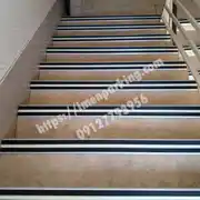 عکس شماره 28550 نوار-ضد-لغزش-پله-تجهیزات-پارکینگ-09127793956