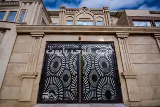 عکس شماره 19014 نمونه-اجرا-شده-درب-حیاطی-مدل-018-درب-فلزی-پایون