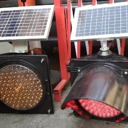 عکس چراغ راهنمایی LED تک خانه سولار 40880