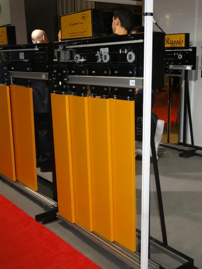 عکس درب چهار لته- فضای لازم برای قسمت باز شو فقط 22 سانتی متر 12418