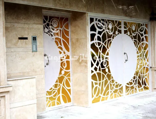 عکس درب فلزی مدل 012 پایون با رنگ کوره ای سفید 18985