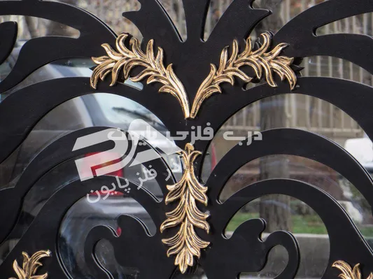 عکس مدل 034 درب فلزی پایون با فرفورژه از نمای نزدیک 19063