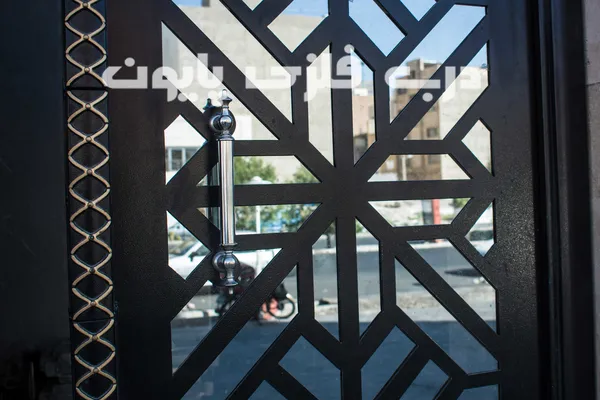 عکس مدل 039 درب فلزی پایون از نمای نزدیک 19142