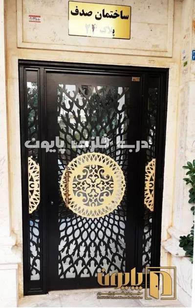 عکس نمونه سفارشی ساخت و اجرا شده درب فلزی پایون مدل 068 19360