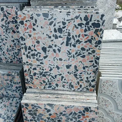 عکس موزاییک40×40سنگ سرخ وسیاه نیمه بادام 20534