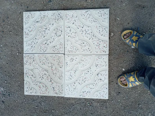 عکس موزاییکباطرح گل مریم باسنگ ریز رنگی 20540