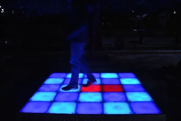 عکس تایل های نوری تعاملی دارای اینترنت اشیا نورگام 21344