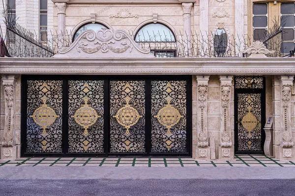 عکس درب پارکینگ لابی ریلی لوکس لیزری سی ان س 26073