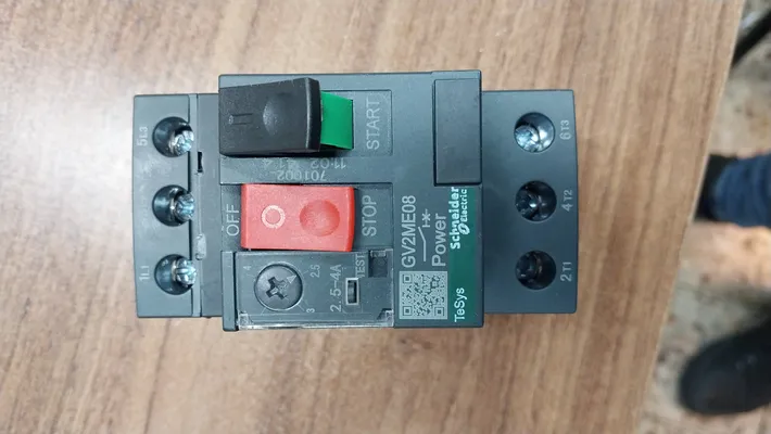 عکس کنتاکتور میکروسوئیچ تایمر آژیر اشنایدر هیوندا رله مینیاتوری 30568