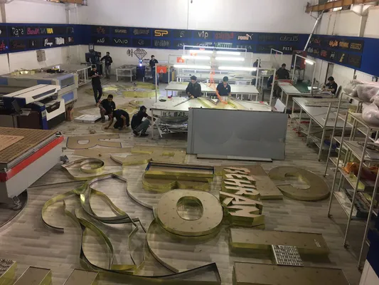 عکس ساخت حروف چلنیوم تابلوسازی تابلو چلنیوم 43105