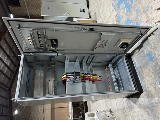 عکس طراحی و تولید تابلو برق های صنعتی فشار ضعیف و متوسط 45036