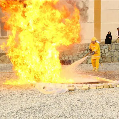 عکس تولید کننده مایه فوم بتن 9128